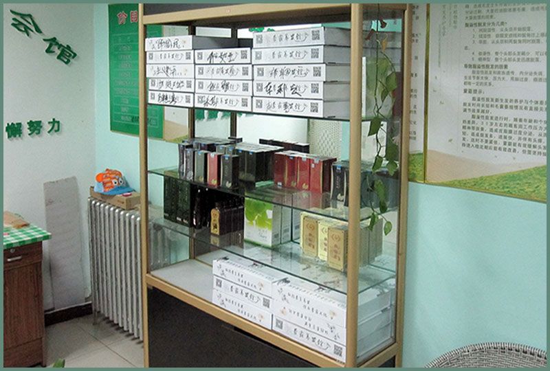 迁安蒙霸绿色养发会馆-货架.jpg