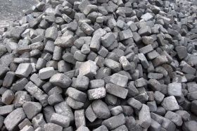 河北省唐山地区各种废旧耐火材料料场-出售废旧镁碳砖